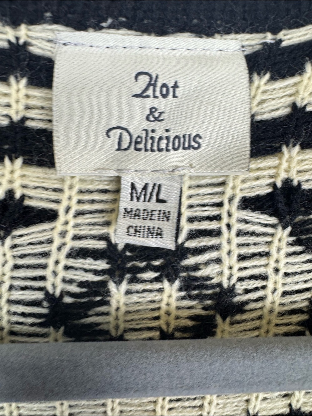 Hot & Delicious Skull Cardigan Sweater Black Ivory Open Front Goth Boho M/L Fall - Picture 3 of 16